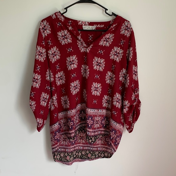 Red with blue and white pattern blouse - Picture 1 of 2